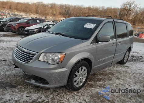 2016 Chrysler Town & Country Touring z USA, uszkodzony, nr VIN 2C4RC1BG3GR292676